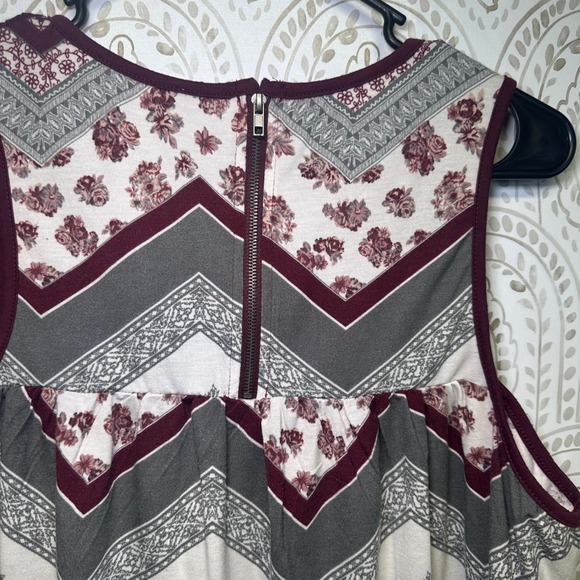 Vanity Women's Burgundy Lace Chevron Floral Print Sleeveless Tank Top XL boho - Picture 8 of 10